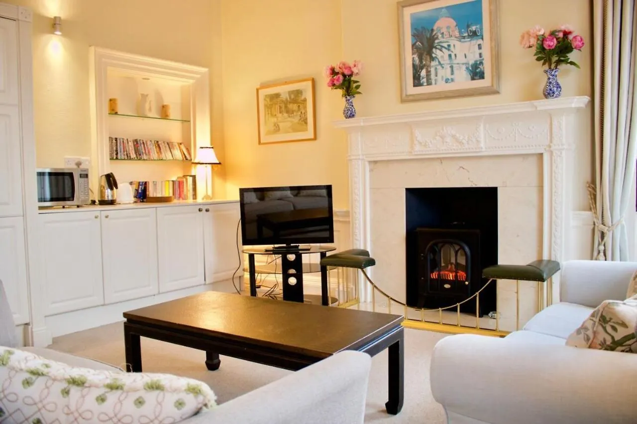 Period Property On Castle Street Edinburgh Apartment